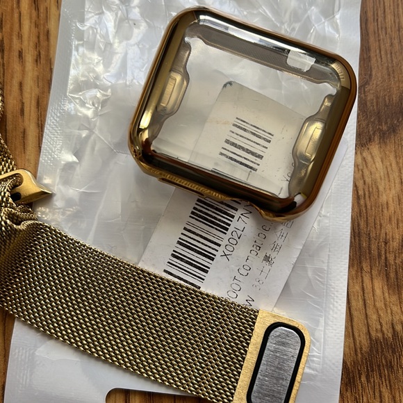 Apple Watch Bands 38/40 2 Pack Bundle and Watch Case NWT - Picture 3 of 3